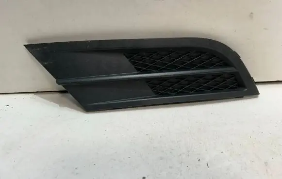 Volkswagen Jetta VI Front bumper lower grill 5C6853665H 1620208