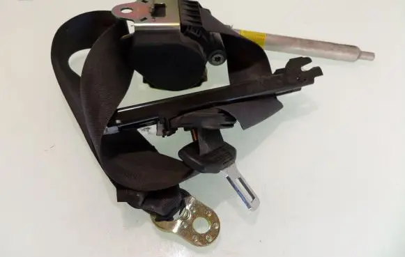 Audi A4 S4 B5 8D Front seatbelt 566040200