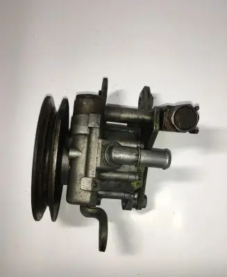 Nissan Terrano Power steering pump