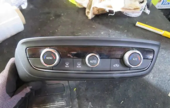 Opel Crossland X Climate control unit 98226305YX