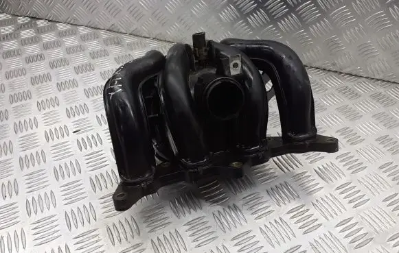 Toyota Yaris Intake manifold 2900309819