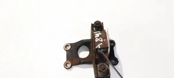 Ford Mondeo Mk III Engine mounting bracket xs7w3k305ac