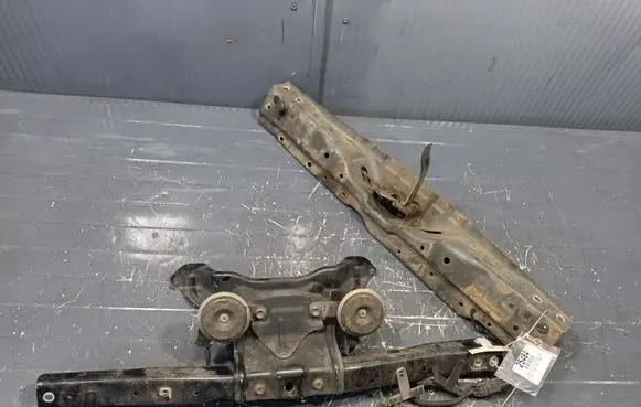 Suzuki Grand Vitara II Front bodywork piece 