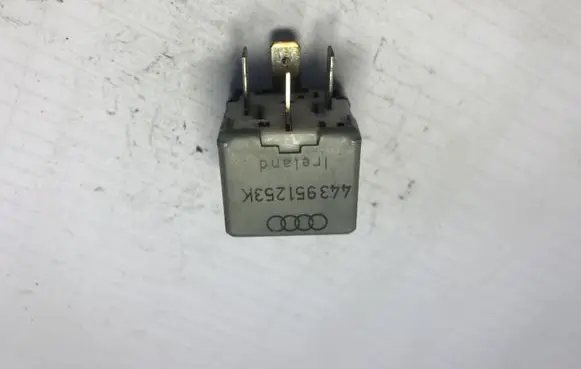 Audi A4 S4 B5 8D Other relay 443951253K
