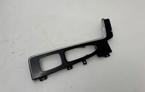 Volvo XC90 Gear shifter surround trim plastic 31469937 31469931