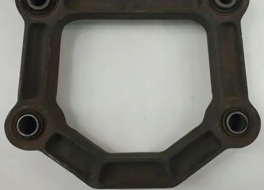 Jaguar XK8 - XKR Engine mounting bracket