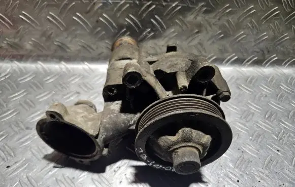 Renault Laguna I Water pump 7700599282