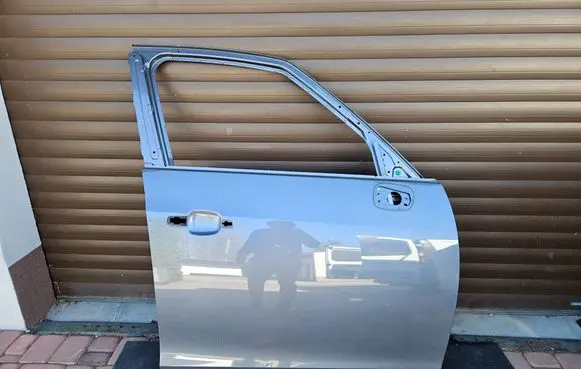 Opel Zafira C Front door