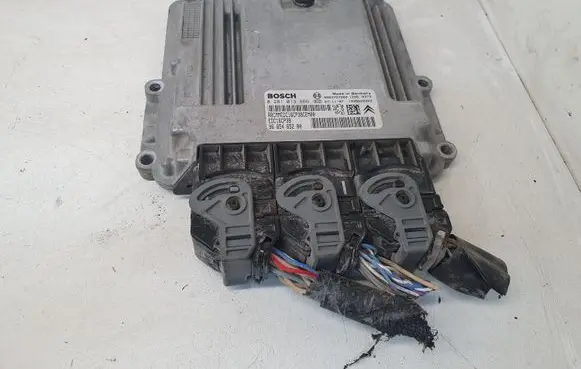 Mitsubishi Outlander Engine control unit/module 0281013666 9665465280
