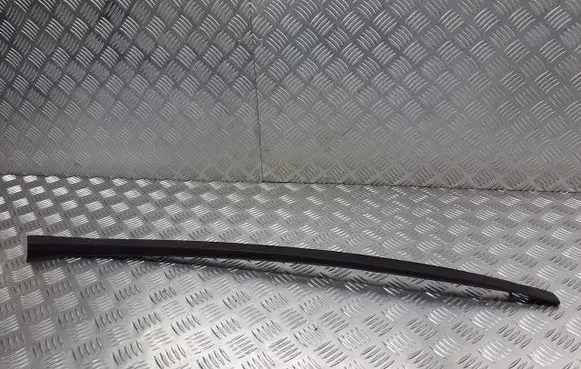 Opel Astra J Windshield trim 13280302