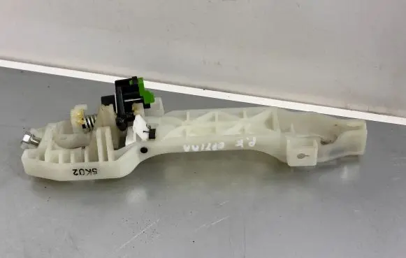 Front door exterior handle/bracket