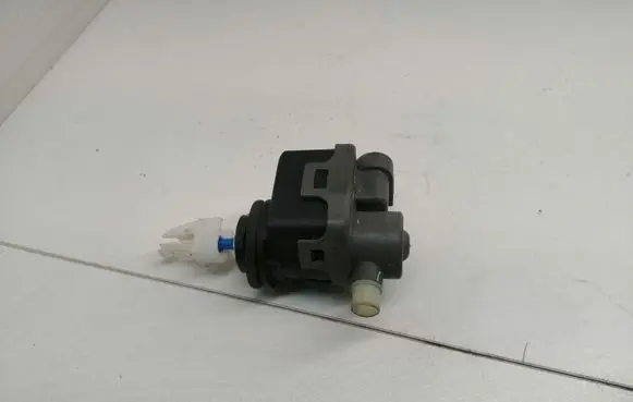 Nissan Qashqai+2 Headlight level adjustment motor 7700420737 26056AU300