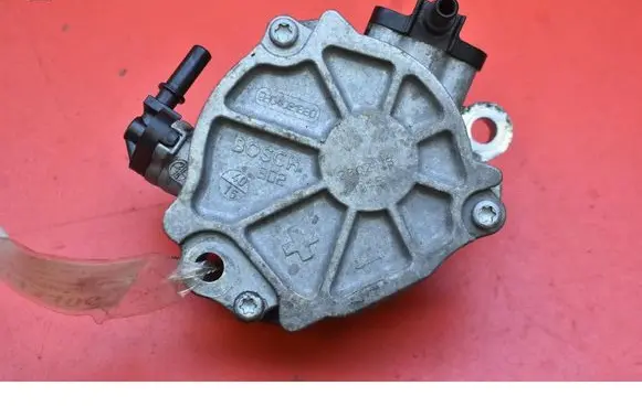 Ford Mondeo MK I Vacuum pump 9804021880