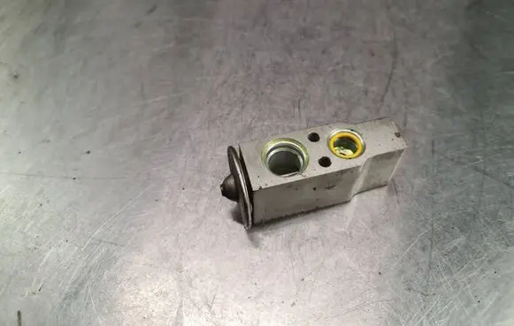 Volvo S60 Air conditioning (A/C) expansion valve 31101177 5037141331