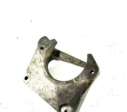 BMW 5 E60 E61 Engine mounting bracket 6761117 22116761117