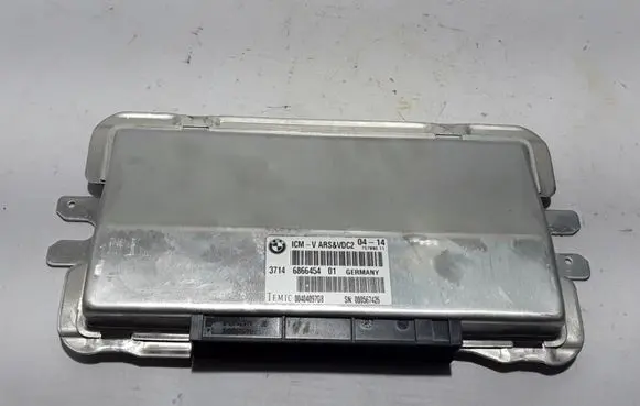 BMW 5 F10 F11 Air suspension control unit module (rear) 6866454