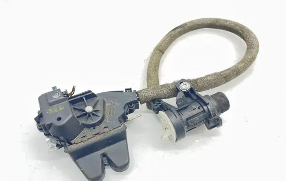 Mercedes-Benz E C207 W207 Tailgate/trunk/boot lock/catch/latch A2047500185