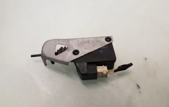Peugeot 407 Central locking motor 9643826880