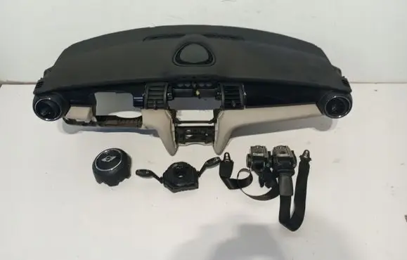 Mini One - Cooper Clubman R55 Radio/GPS head unit trim 
