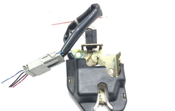 Honda Civic Tailgate exterior lock 