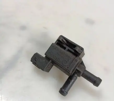 Volvo S40, V40 Turbo solenoid valve 72251702 9470775 00095