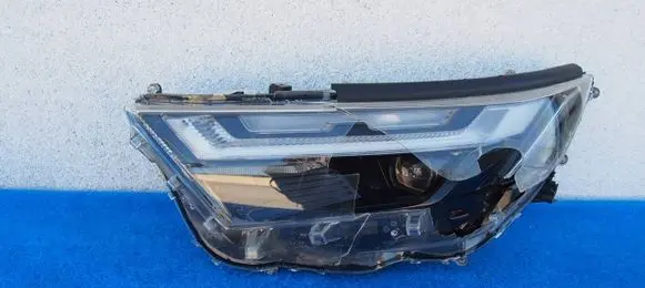 Toyota RAV 4 (XA50) Headlight/headlamp 8118542E30