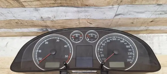 Speedometer (instrument cluster)