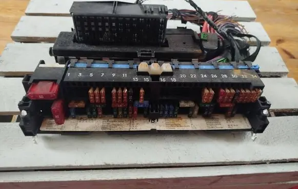 BMW 3 E46 Fuse box set 8364540 8364542 8387153