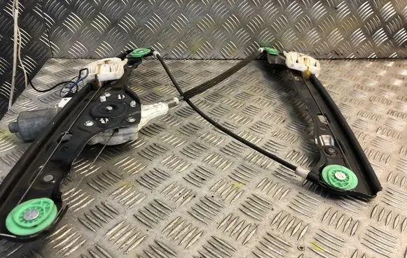 BMW 3 E90 E91 Front door electric window regulator 7060265