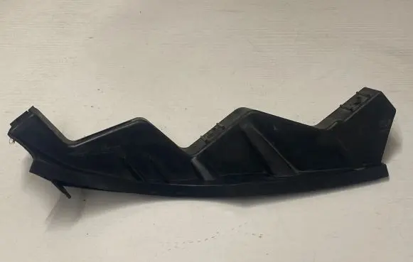 Volkswagen PASSAT B6 Front bumper mounting bracket 3C0807890