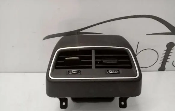 Rear air vent grill