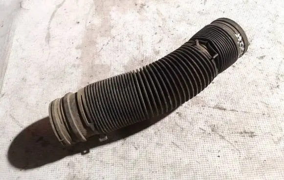 Skoda Octavia Mk1 (1U) Air intake hose/pipe