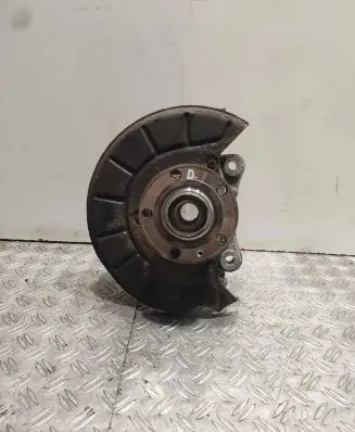 Volkswagen PASSAT B6 Front wheel hub