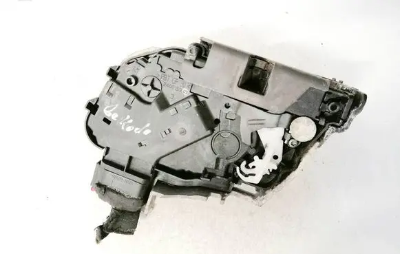Volvo V50 Front door lock 30753657 a048069
