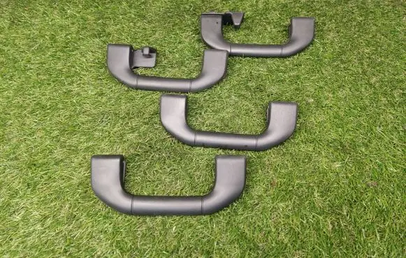 Mercedes-Benz E W212 A set of handles for the ceiling A204100051