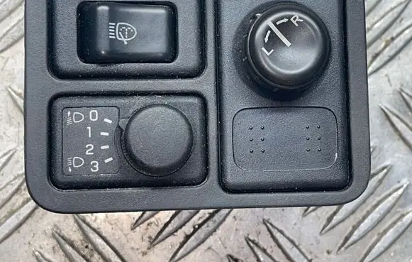Nissan Almera Tino Light switch 37089 053903 3503