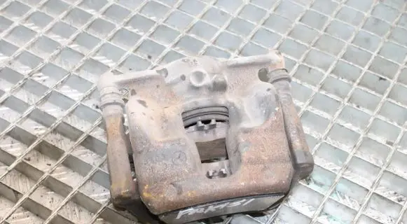 Mercedes-Benz A W176 Front brake caliper