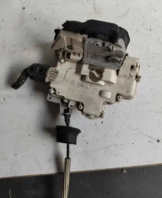 Audi A3 S3 A3 Sportback 8P Front door lock 4f1837016