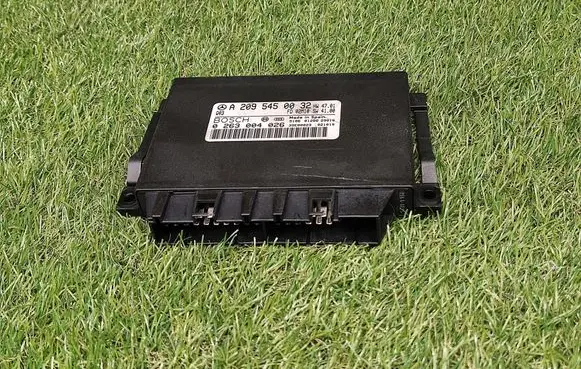 Mercedes-Benz C W203 Parking PDC control unit/module A2095450032 0263004026
