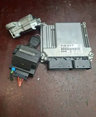 Mercedes-Benz E W211 Engine ECU kit and lock set A6461530179 0281010706 1039S00310