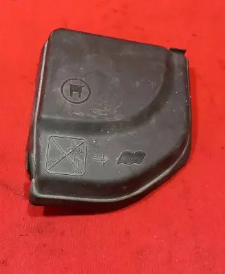 Peugeot 308 SW Fuse box cover 9653315180