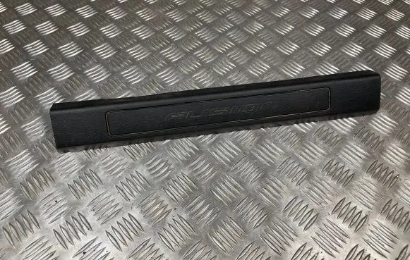 Ford Fusion II Front sill trim cover DS73F13200A