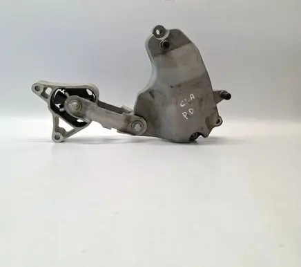 Mercedes-Benz CLA C117 X117 W117 Engine mounting bracket A2702230002 A2702200006