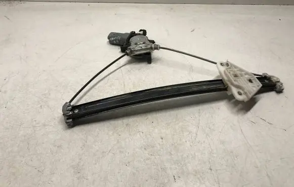 Rear window lifting mechanism without motor