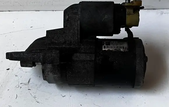 Mazda 6 Starter motor M000T32871