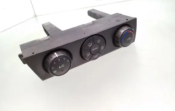 SsangYong Kyron Climate control unit 687000900X