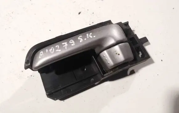 Suzuki Swift I Rear door interior handle
