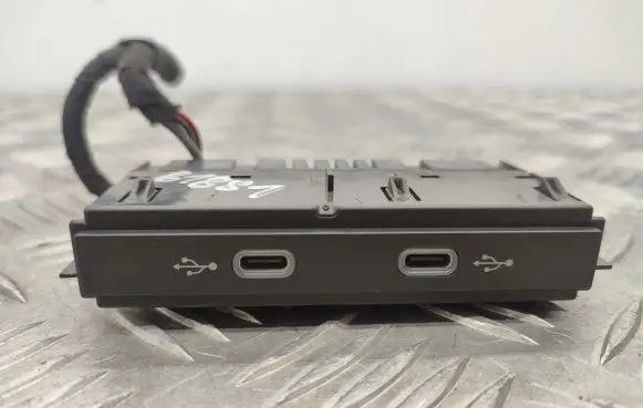 Volkswagen Transporter - Caravelle T7 USB socket connector 5NA035736