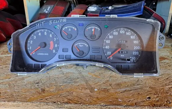 Mitsubishi Eclipse Speedometer (instrument cluster) MB680845 TN1573105230 1573105230