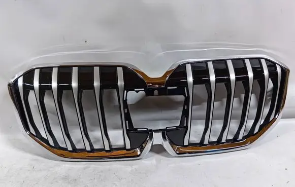 BMW 2 Active Tourer U06 Front bumper upper radiator grill 8737195
